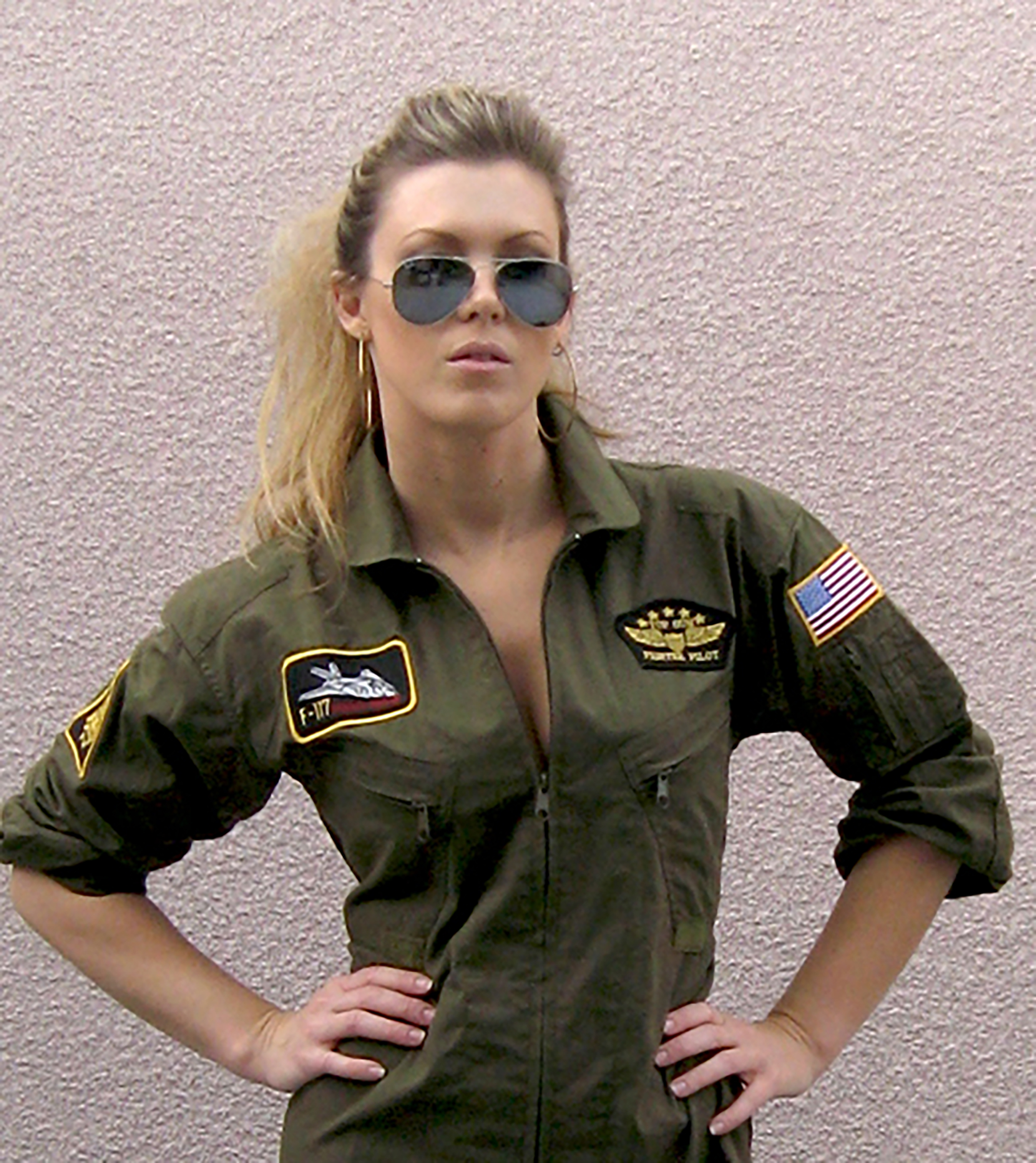 Easy Top Gun Halloween Costume for Women