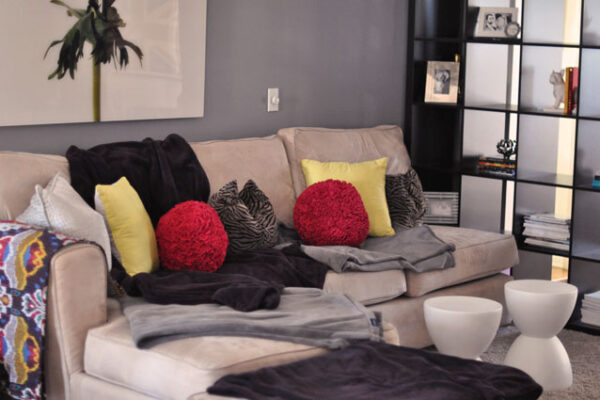 old+living+room-sectional+sofa-expedit