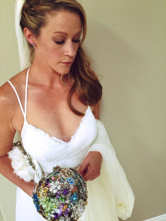 bride with custom wedding clutch bag - Ja