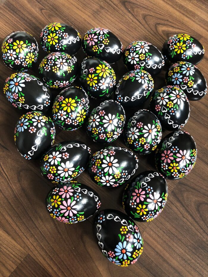 black easter eggs with flowers