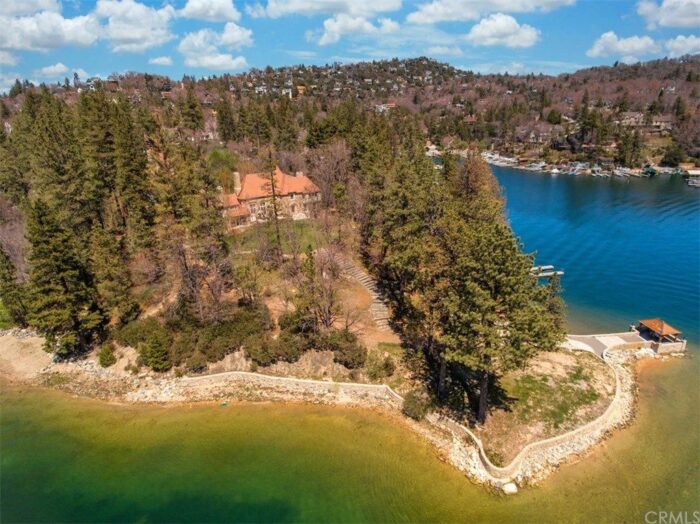 living in Lake Arrowhead Peninsula Estate on the lake