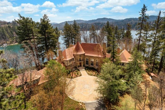 Lake Arrowhead Peninsula Estate on the lake belonged to disney animator