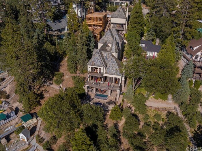 Lake Arrowhead homes for sale - estates on the lake