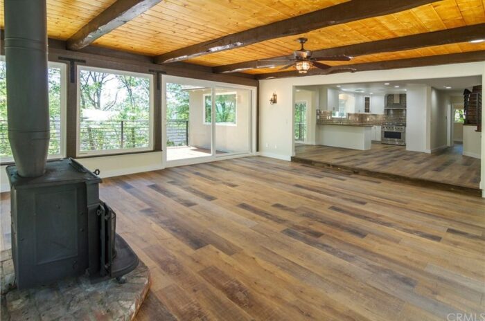 lake arrowhead house for sale - open floor plan and lots of light