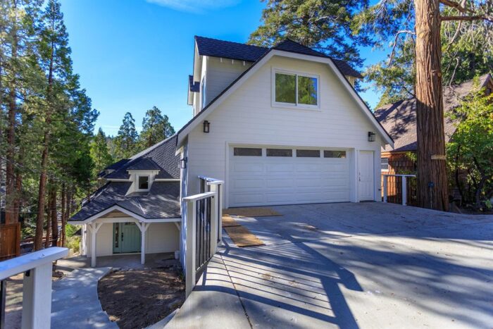 lakefront house in lake arrowhead