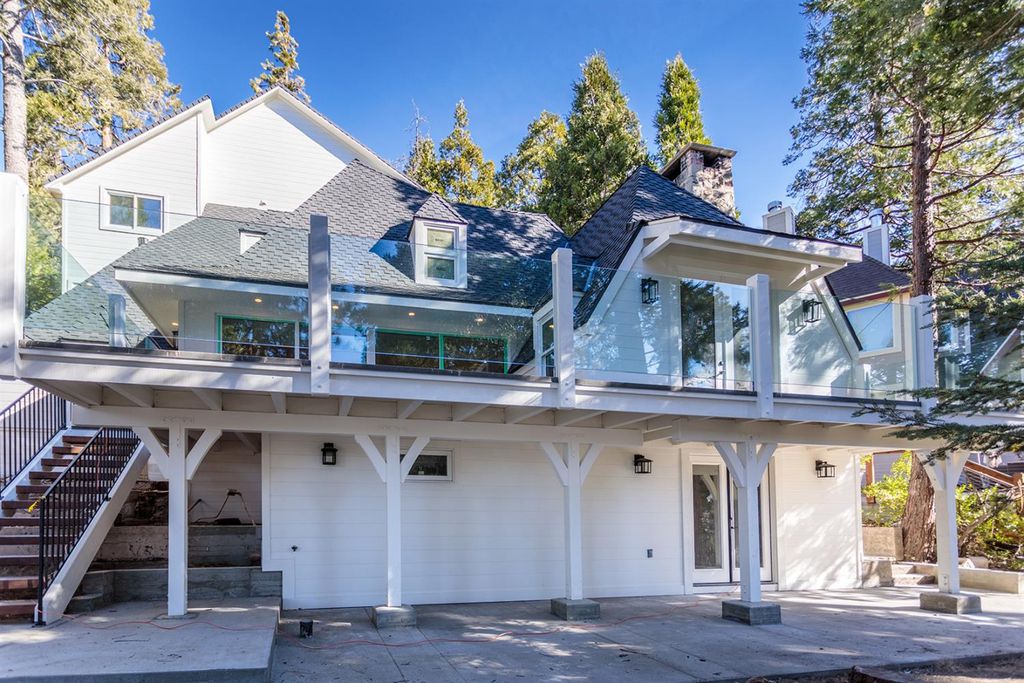 lakefront house in lake arrowhead