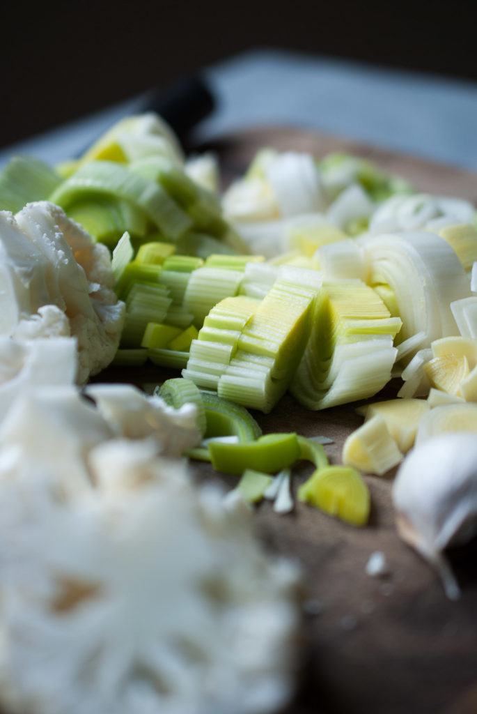 Soup Recipe / Golden-Cauliflower-Leek-Soup