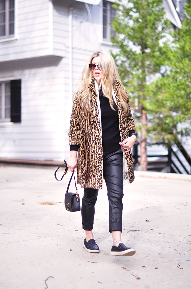 how to wear a leopard coat