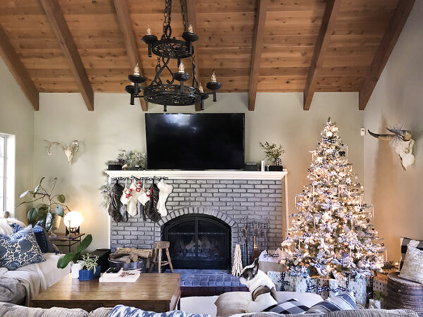 christmas living room decor-tree and stockings