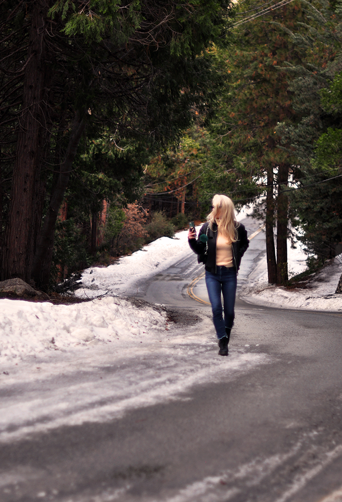 winter outfits in the snow with dr martens boots and jeans