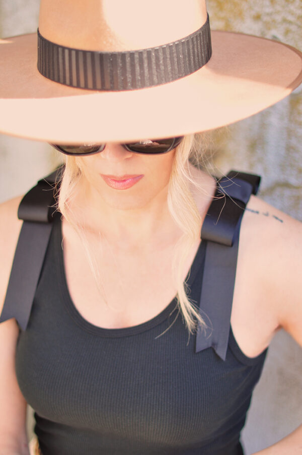 black tank with bows and hat- spring style-DIY fashion
