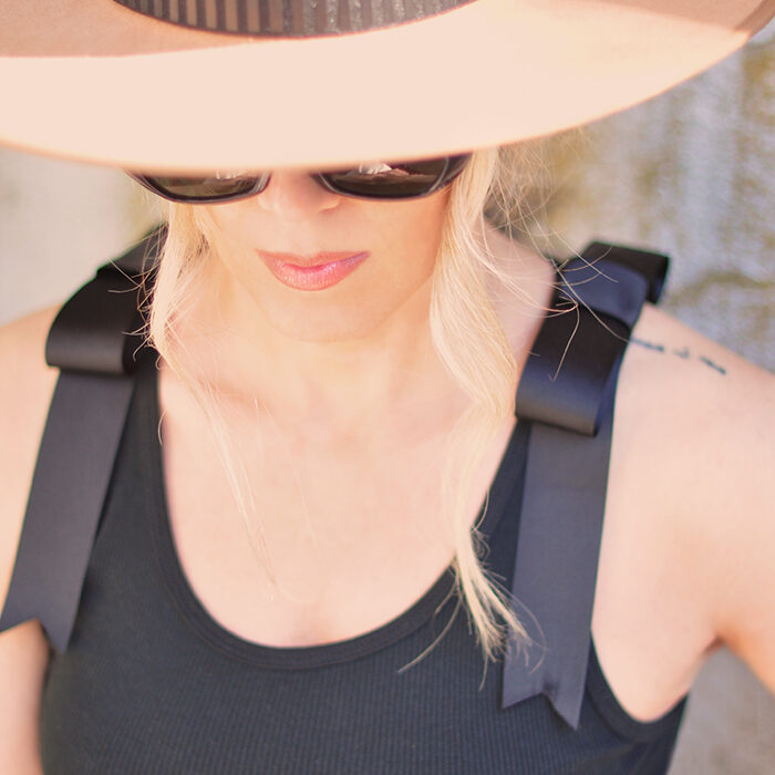 black tank with bows and hat- spring style-DIY fashion