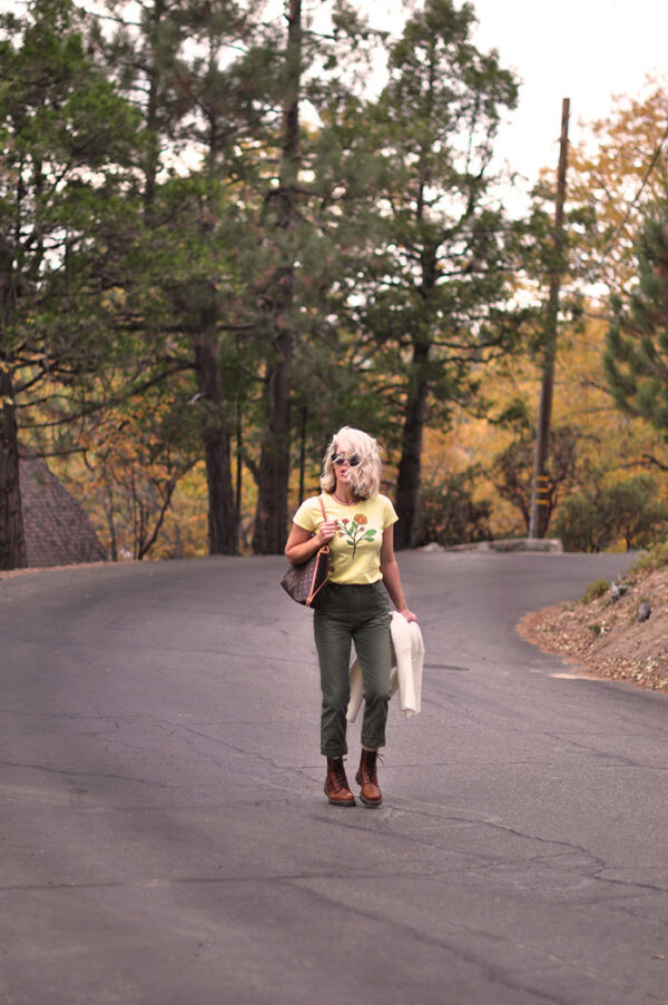 retro fall style-lee army green carpenter pants-yellow flower tee-docs