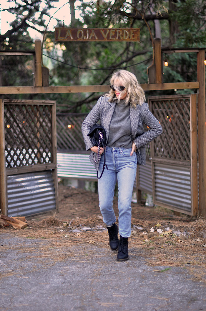 casual fall style ideas, jeans and a blazer