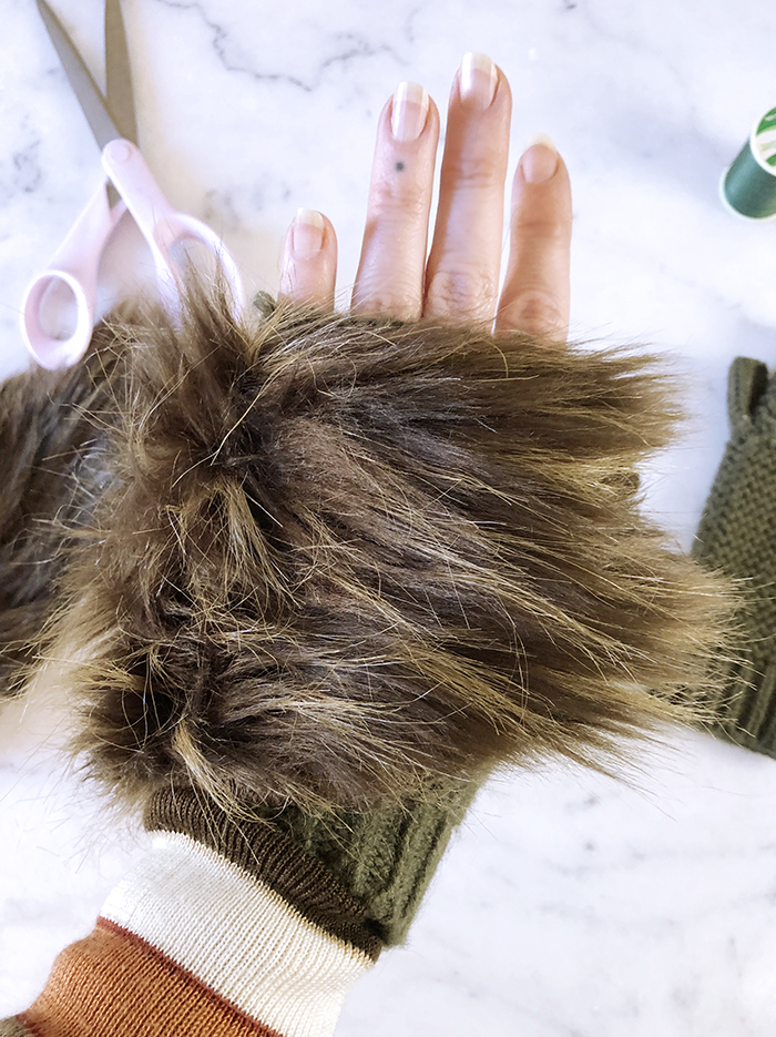 How to make faux fur gloves, diy fur gloves, fingerless knit gloves with faux fur