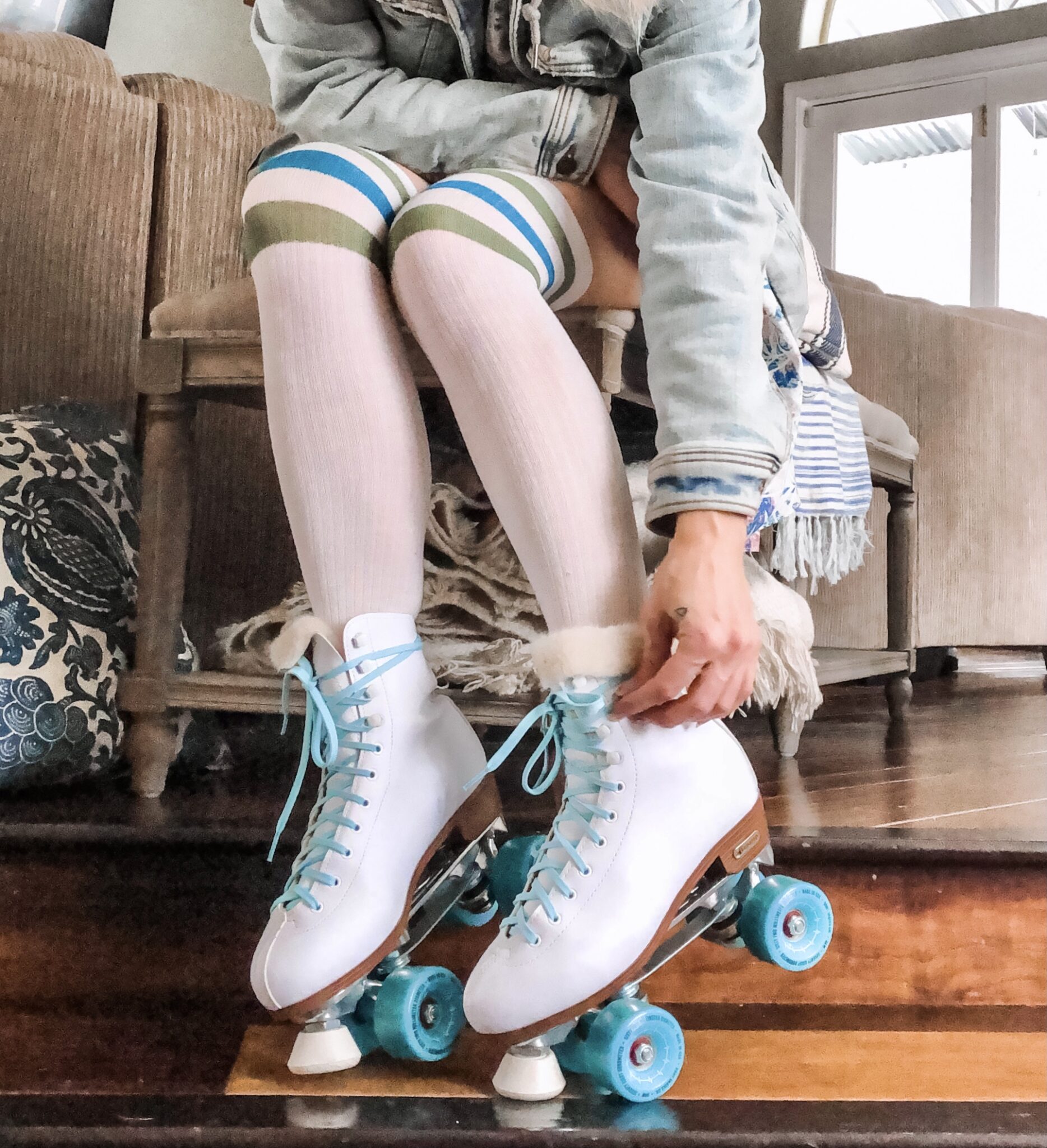 How To Make Your Roller Skates Fit Better // DIY Faux Fur Lining