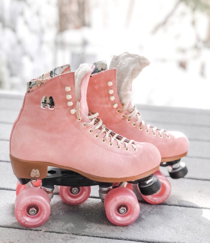 strawberry pink moxi lolly roller skates with fur tongue diy