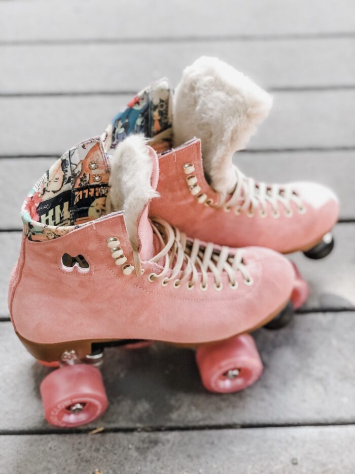 strawberry pink moxi lolly roller skates with fur tongue diy and pink bont light up glow wheels