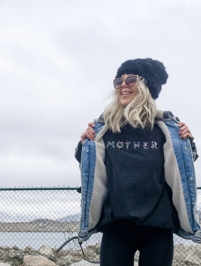 90s look, oversized tee, MOTHER, denim jacket, docs and leggings, dr martens, by the lake, lake arrowhead, winter style, cloudy day, overcast