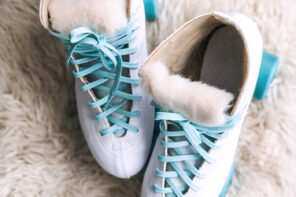 How To Make Your Roller Skates Fit Better // DIY Faux Fur Lining