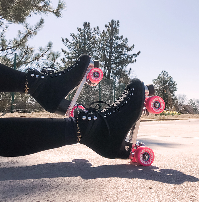 roller skating outfit, black suede skates, moxi roller skates, moxi panther skates