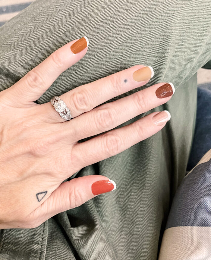 brown nails-fall nail art ideas-french tip hack-fall nails