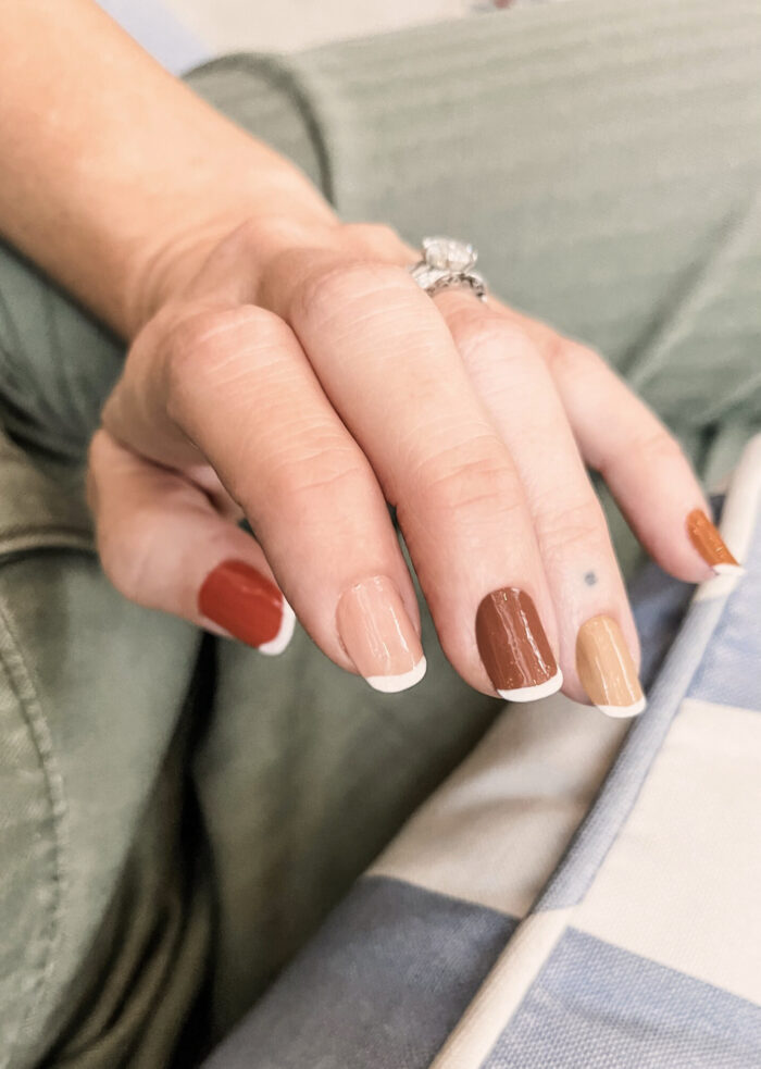 brown nails-fall nail art ideas-french tip hack-fall nails