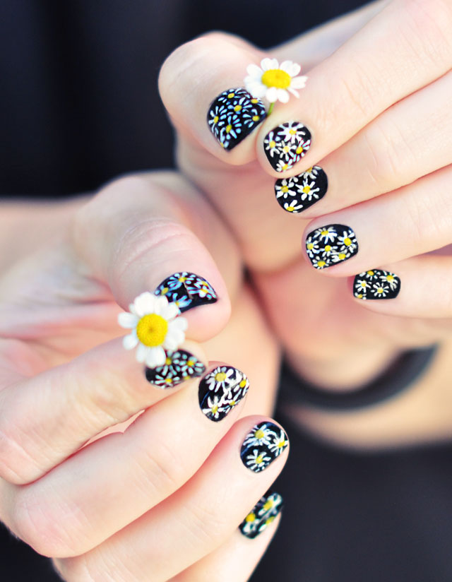 90S NAILS, daisy nails, how to paint daisies, nail art, 90s nail art