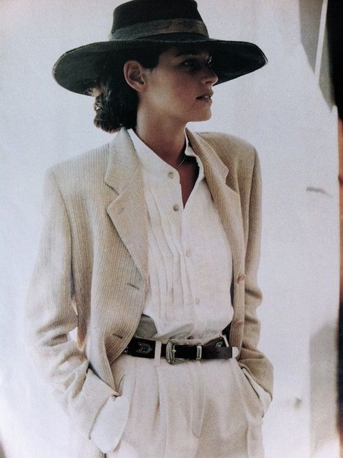 vintage fashion, vogue patterns, vintage patterns, banana republic, casual cool, safari aesthetic, fashion trends, what to wear now