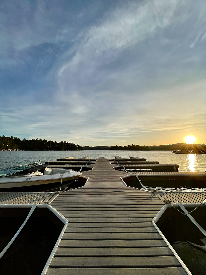 Dogwood Dockside Bar & Grill at the Lake Arrowhead Marina