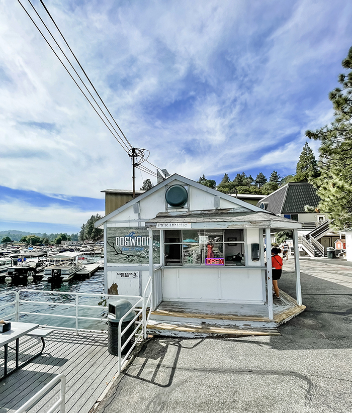 Dogwood Dockside Bar & Grill at the Lake Arrowhead Marina