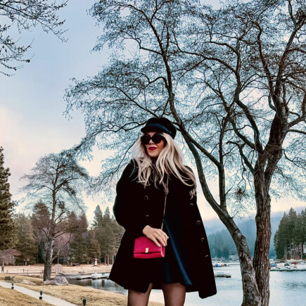 valentine's day outfit-little black dress-vintag black faux fur coat-red bag