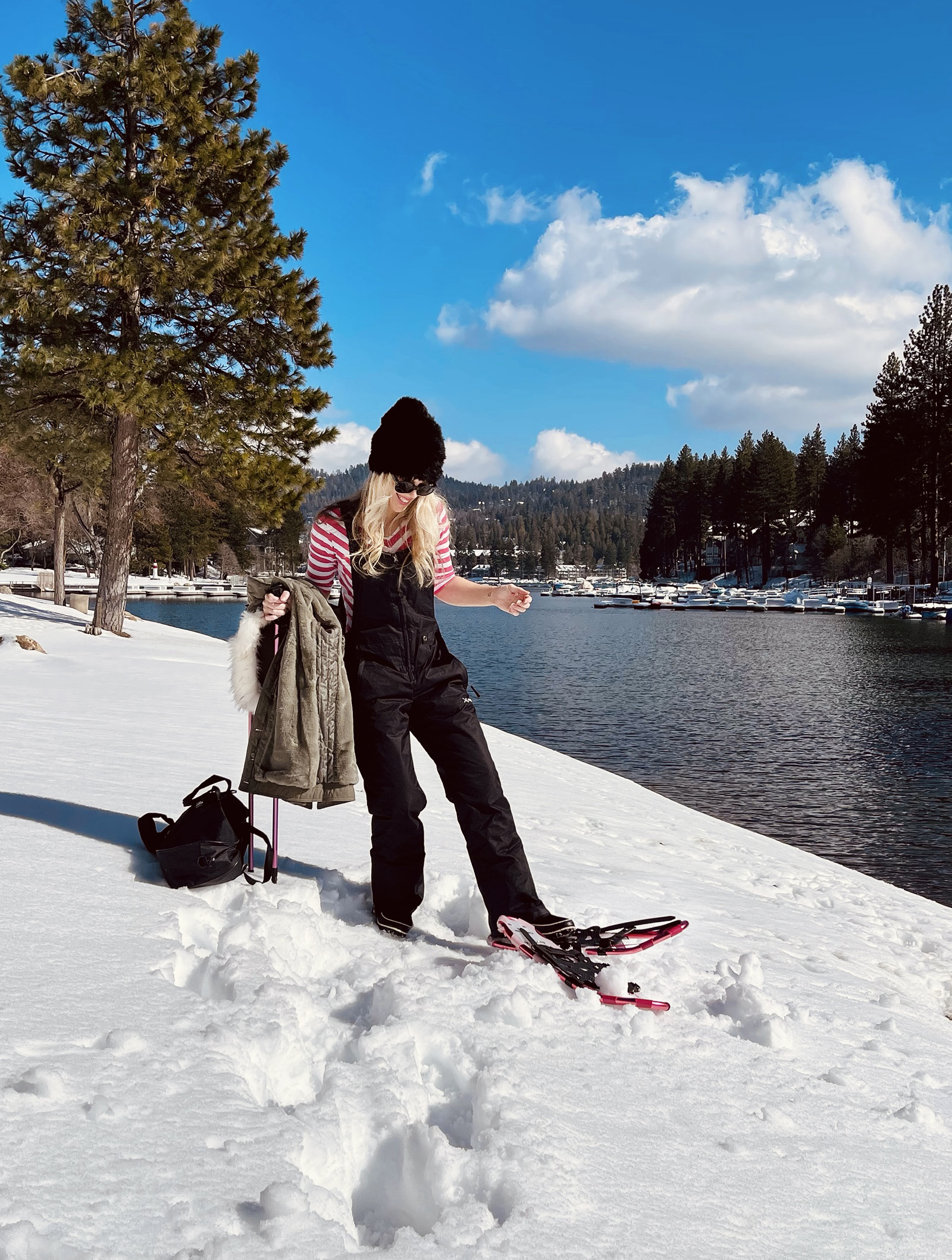 pink snowshoes, black sorel short boots, black and pink snow outfit, winter lake arrowhead