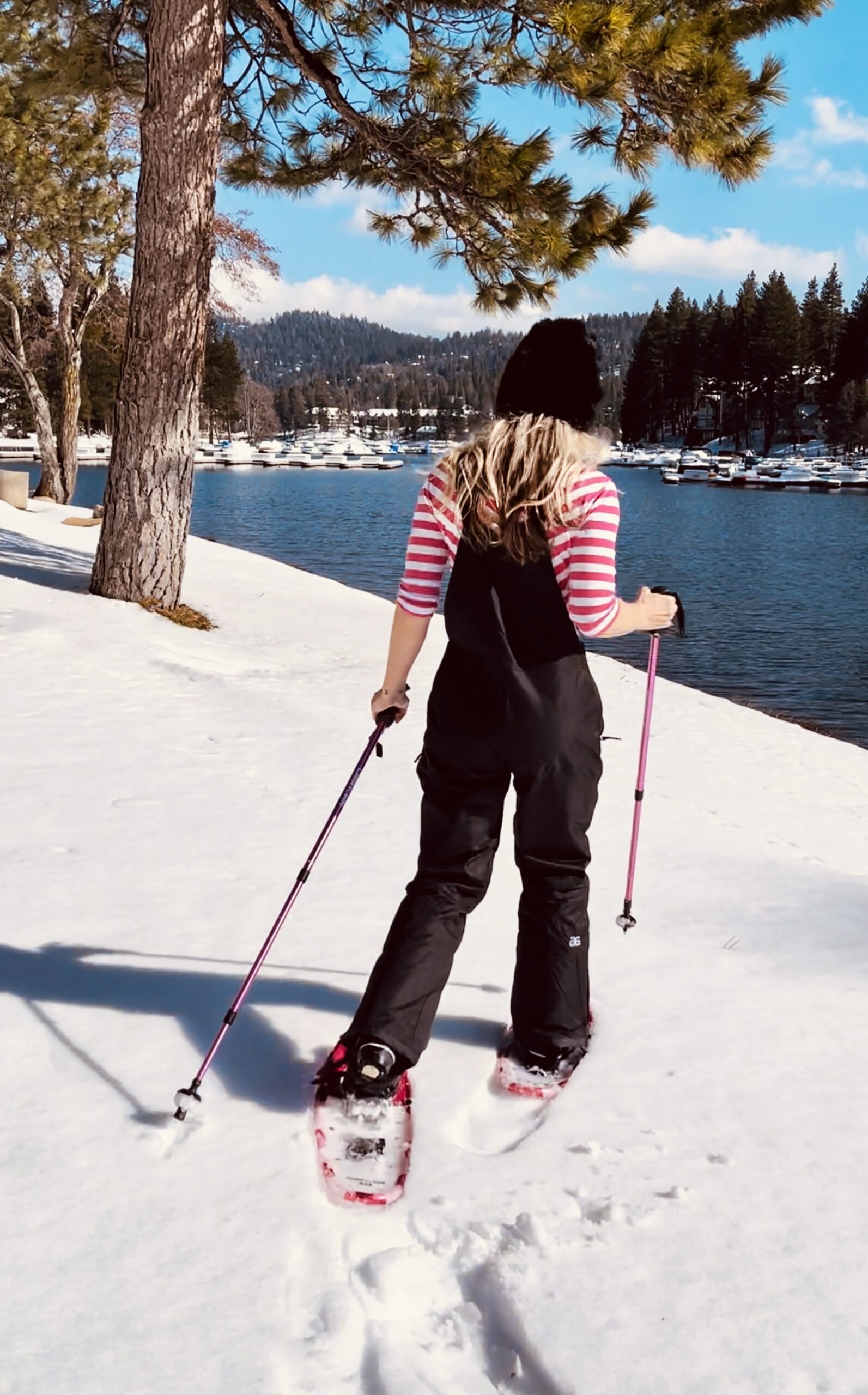 pink snowshoes, black sorel short boots, black and pink snow outfit, winter lake arrowhead