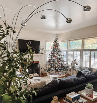 2024 Christmas - living room with tinsel tree with red bows