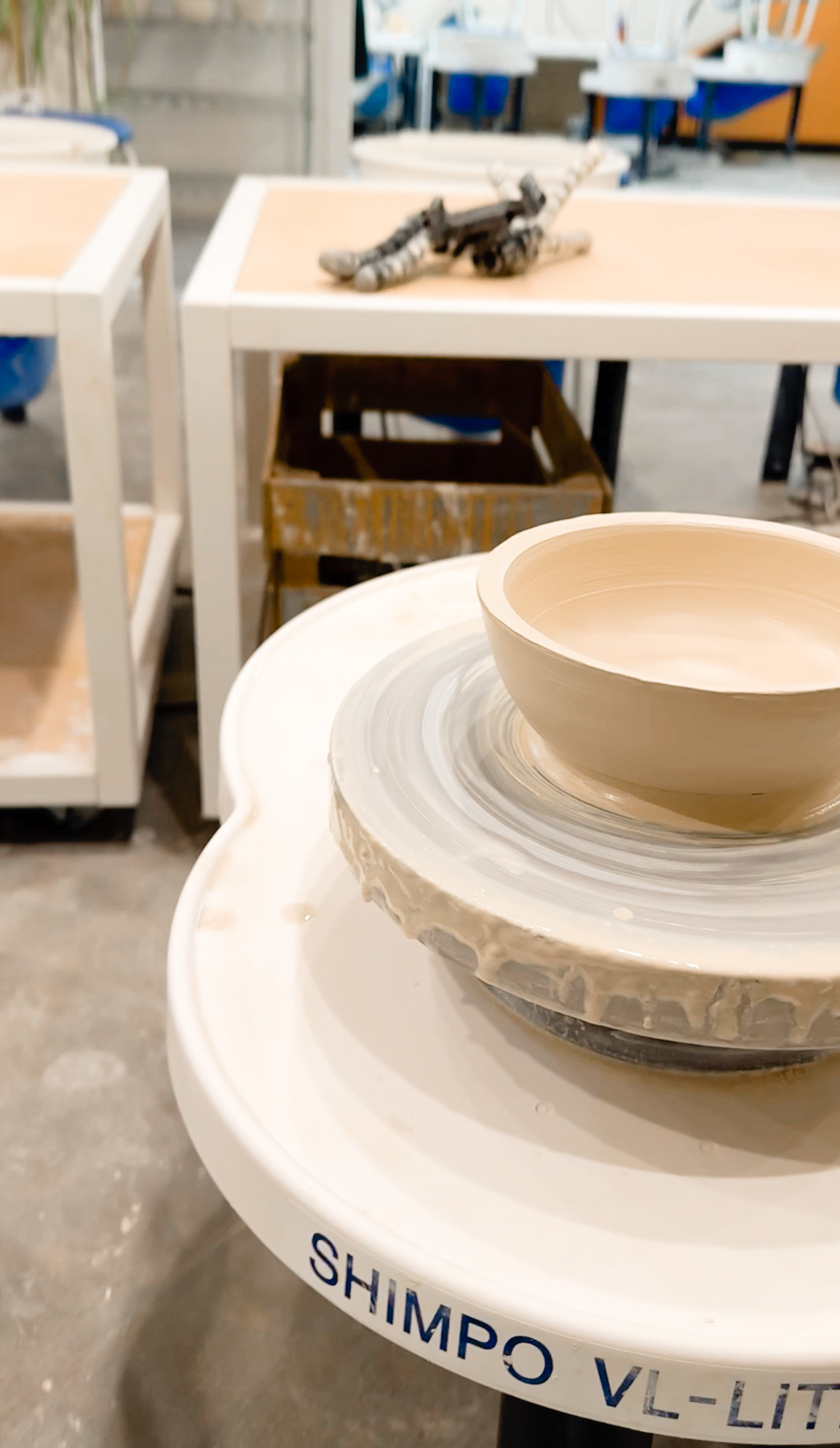 beginner pottery class at redlands pottery project in downtown redlands