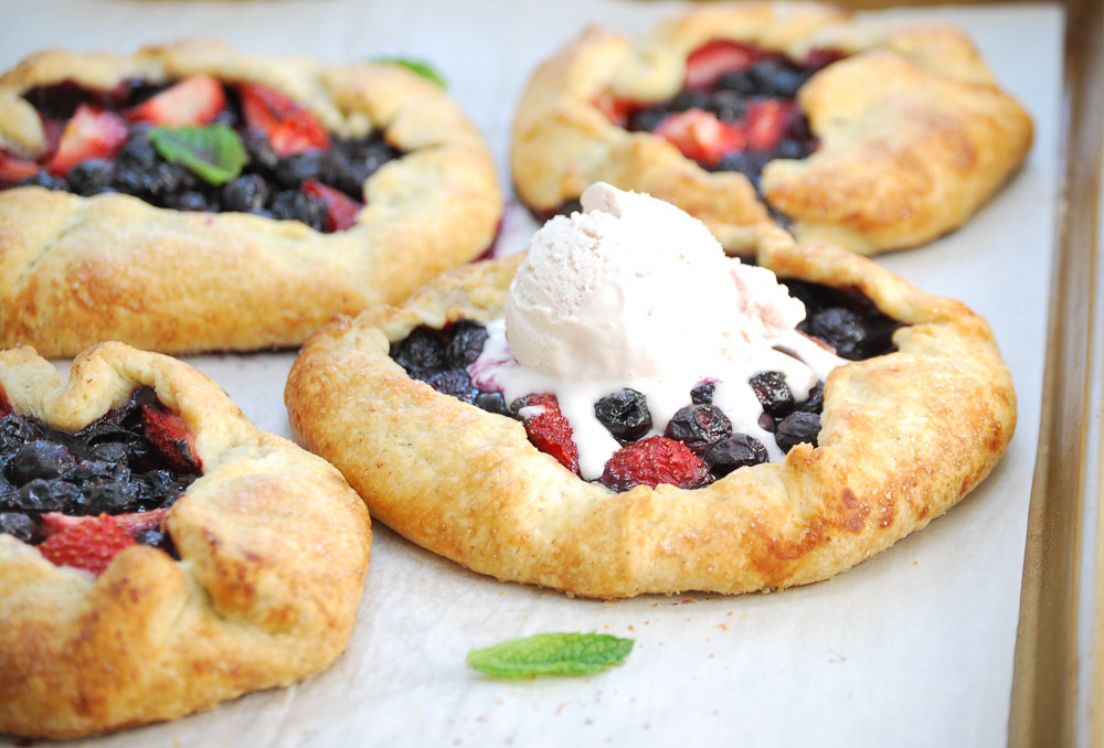 Almond-Berry-Gallette recipe