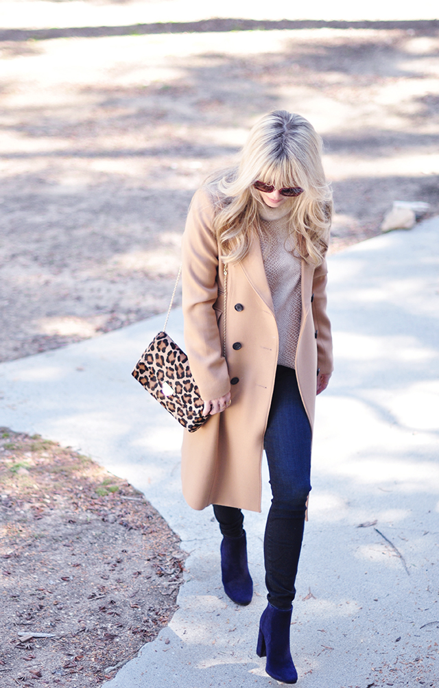 Camel coat_leopard bag