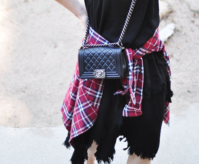 Chanel boy bag_plaid flannel around the waist