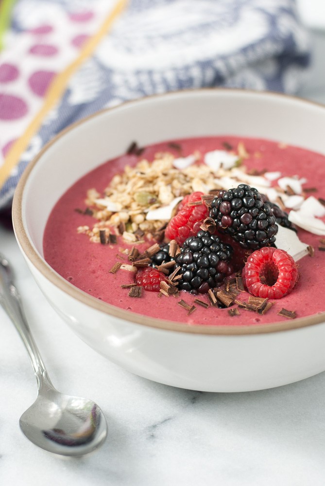 Chocolate-Cheery-Smoothie-Bowl-2