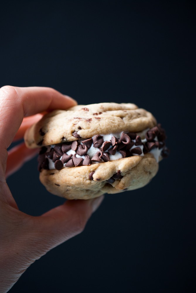 Chocolate-Chip-Ice-Cream-Cookie-Sandwiches_-5