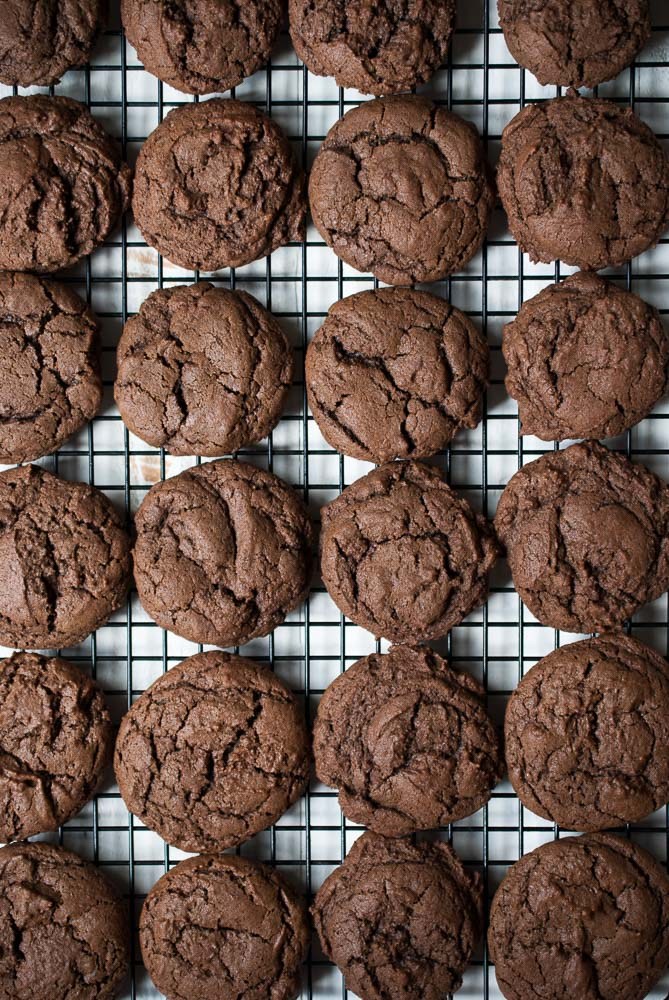 chocolate-peppermint-cream-cookies