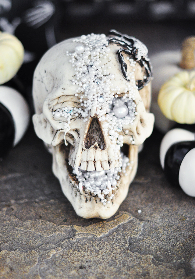 diy-glam-pirate-treasure-halloween-skull