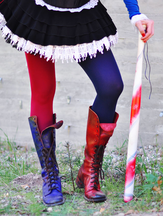 DIY Harley Quinn Arkham Knight two-toned tights and boots