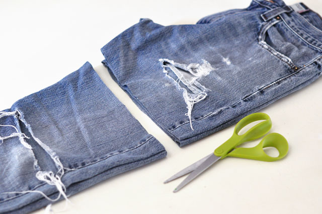 DIY Lace embroidered jean shorts-1