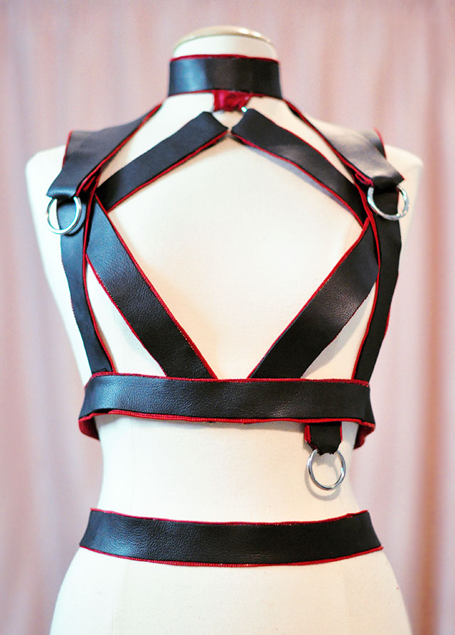 DIY Leather Harness - harley quinn arkham knight 18