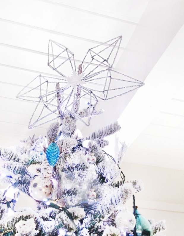 DIY pipe cleaner tree topper-snowflake