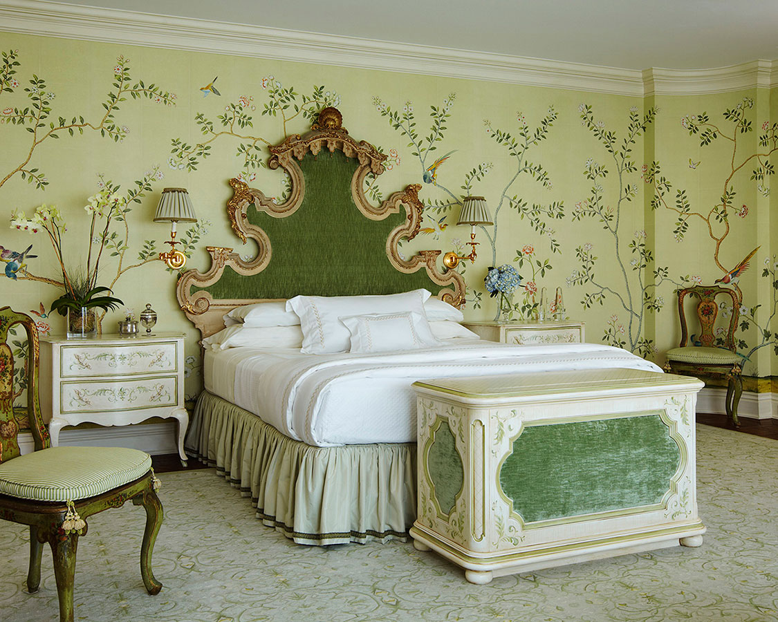 De Gournay wallpaper_regal green and gold bed