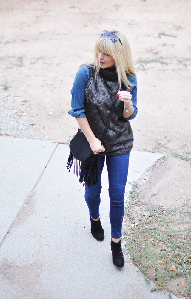 Denim on denim_Faux fur vest_boots_fringe bag-2