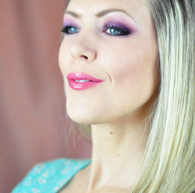 Elsa of Arendelle makeup tutorial for Halloween or Cosplay